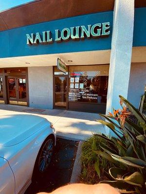 Nail Lounge