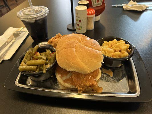 Fried chicken sandwich with green beans and mac & cheese