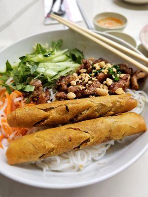 Dinner@Viet Chubby Boy 11/15/2023.I ordered their Vermicelli w/BBQ Chicken & Spring Rolls. The Spring Rolls R made fresh here daily!Ty Kevin