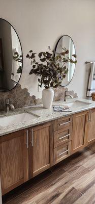 Bathroom vanity with 3cm Colonial White granite.