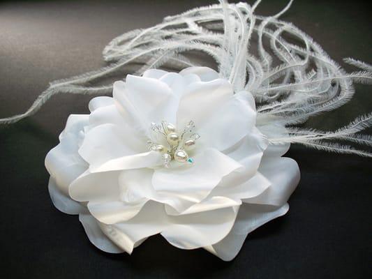 White Rose Bridal Hair Flower Clip Fascinator Pearls Swarovski Crystal   http://floreti.com