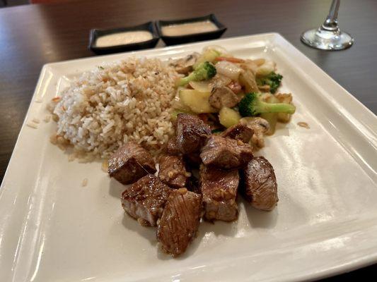 Lunch special, steak, veggies & fried rice