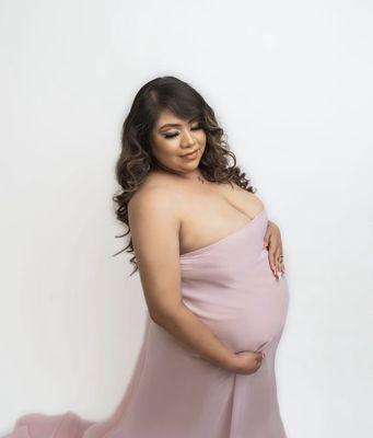 Maternity make up application