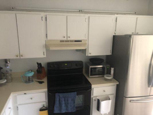 Kitchen before remodeling