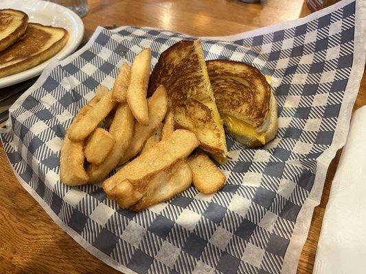 Kid's Grilled Cheese Sandwich