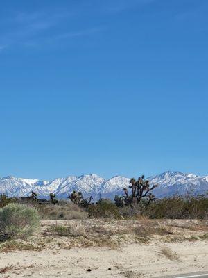 A beautiful picture of the snow cap mountains here in palmdale  in march.