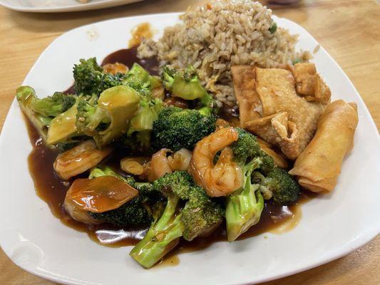 Lunch P15. Shrimp with Broccoli Combo Plate