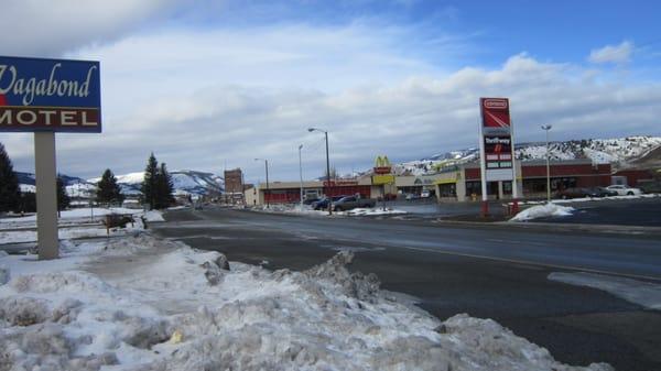 McD's, CVS, and Albertsons up the street a bit.