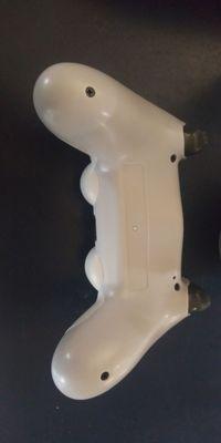 Take a look at the back of the controller. Remember this is the controller I mentioned about. Do you see anything wrong?