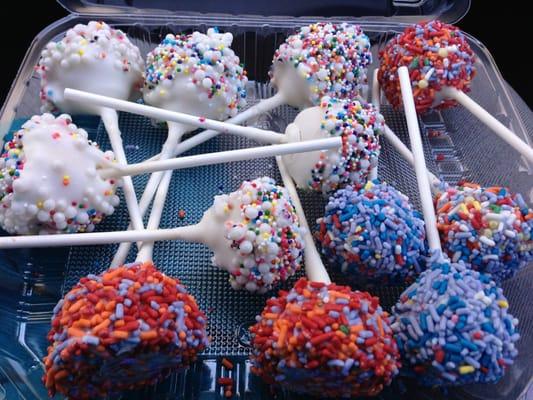 Cake pops. Variety of flavors.