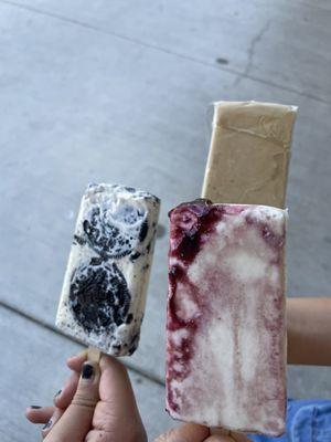 Oreo, Bailey's and Blackberry Cheesecake popsicles