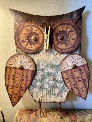 Hoot! Hoot! I found this cool owl wall décor!