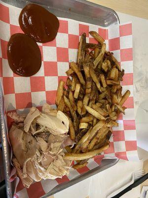 Pulled chicken with tons of delicious fries