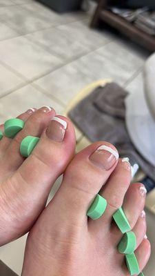 Basic pedicure French tip