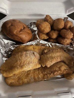 Catfish combo with bread roll and corn nuggets