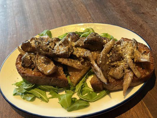 Vegan Crostini contians Cashew & Mushroom on potato bread.