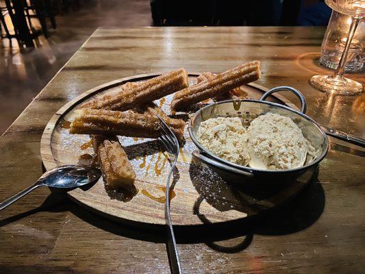 Can't go wrong with ice cream n Churros ;)