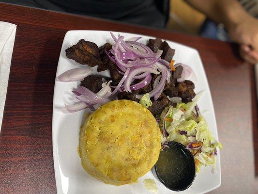 Mofongos con Carne Frita