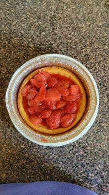 Cheesecake with strawberry sauce