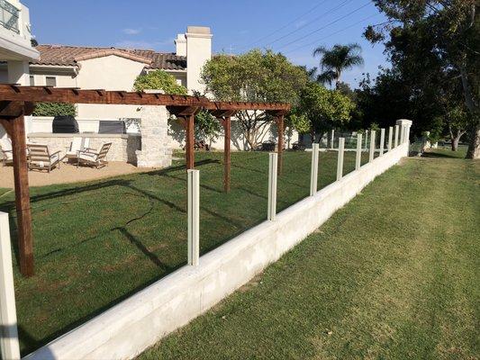 Post glass fence