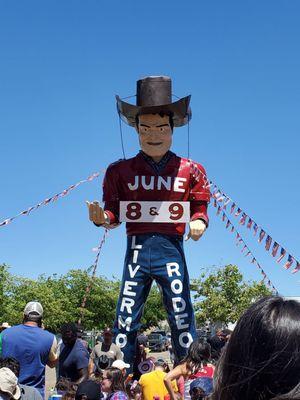 Giant rodeo statue