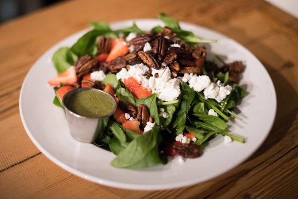 SPINACH & GOAT CHEESE SALAD Stout Candied Pecans, Cucumber, Strawberries