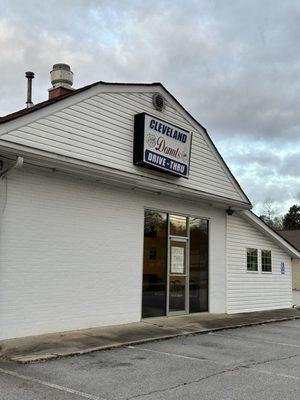 Must visit. Best donut holes ever