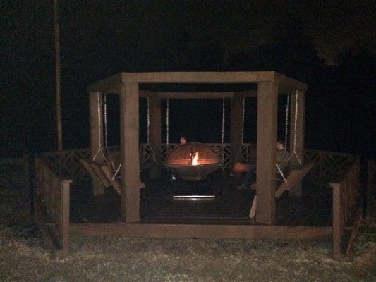 The firepit is awesome at pine knoll farms!!