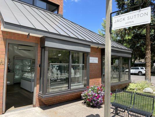 Exquisite fine jewelry located on the corner of Hunter and Hopkins in Aspen Colorado.