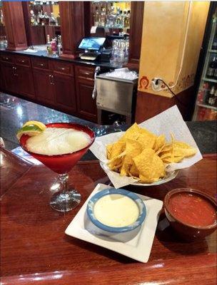 Peach margarita chisdip and chips & salsa