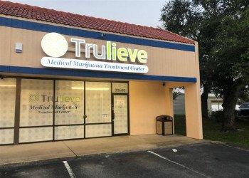 Front Exterior of Palm Harbor Trulieve