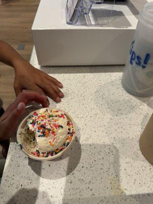 Snowhopper single with sprinkles