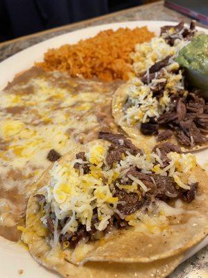 Mini taco plate (steak) with rice and refried beans