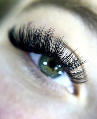 Hybrid set of eyelash extensions