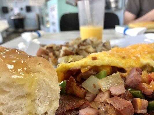 Delicious omelet. Bread was light, fluffy, and with just the right amount of butter.