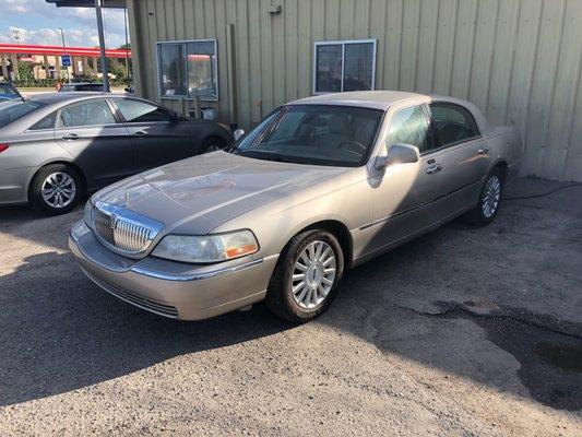 2003 Lincoln Town Car