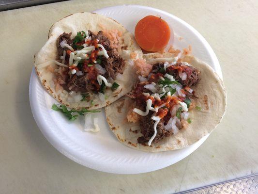 Tacos  super de arina con aros frijoles carne queso pico de gallo