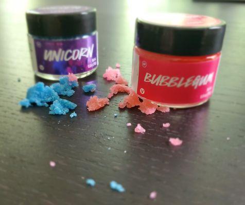 Our Newest product by LUSH, BubbleGum & Unicorn lip scrub, made with exfoliating sugar & JoJaba oil. Free with every purchase made.
 MM41403