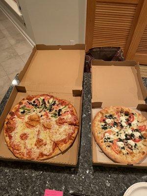 17" Classic White Pizza 12" Cheese Pizza 12" Veggie