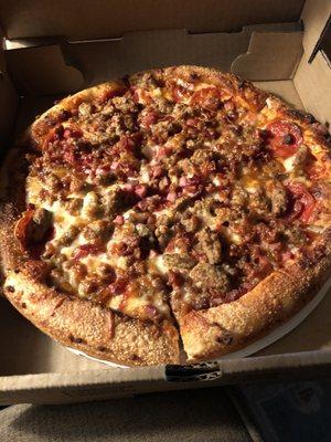 Small meat lovers pizza- delish!