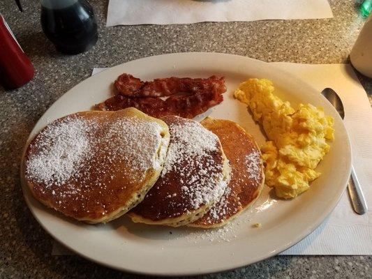 the Queen's bfast combo comes with free drink (coffee, juice)