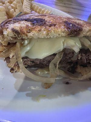 Patty melt, prepared perfectly! Cheesy and seasoned properly caramelized onions, very flavorful!!