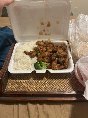 C2. General Tso's Chicken (Combination Platter)