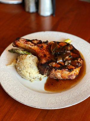 Smoked Porkchop with mushroom demi