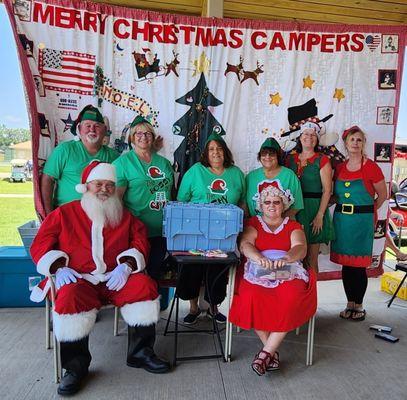 Volunteer campers that put on the Christmas in July events for everyone! Thank you for your hard work!