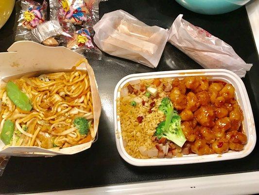 Vegetable lo mein & General Tso Chicken combo... great take out! Best in the area for sure...