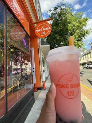 Strawberry green tea lemonade w/tapioca boba