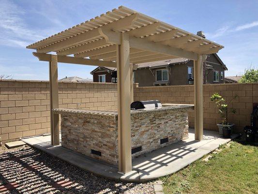 Freestanding Lattice Patio Cover