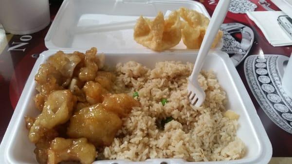 Small combo of Lemon Chicken, fried rice, and cheese rangoons.