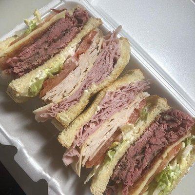 Roast beef & turkey clubwich.